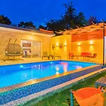 Villa Uzumlu Village 2 Bedroom *